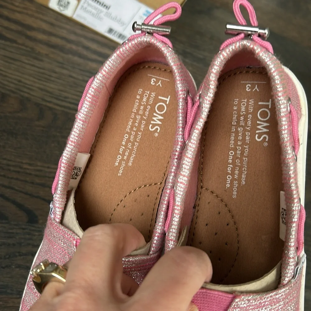 TOMS Bimini Peony Slubby Metallic Pink YOUTH 3 Girls Glam/Shimmery/ Glitter Boat